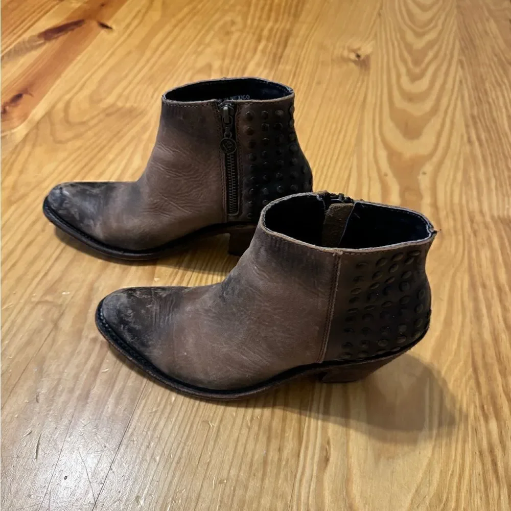 LIBERTY BLACK Distressed Leather Studded Ankle Western Bootie Women's Size 6.5